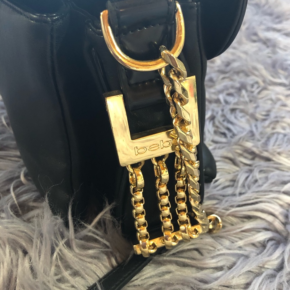 Bebe purse with gold tone chain 🔥🔥🤩🤩🤩 - Picture 3 of 9